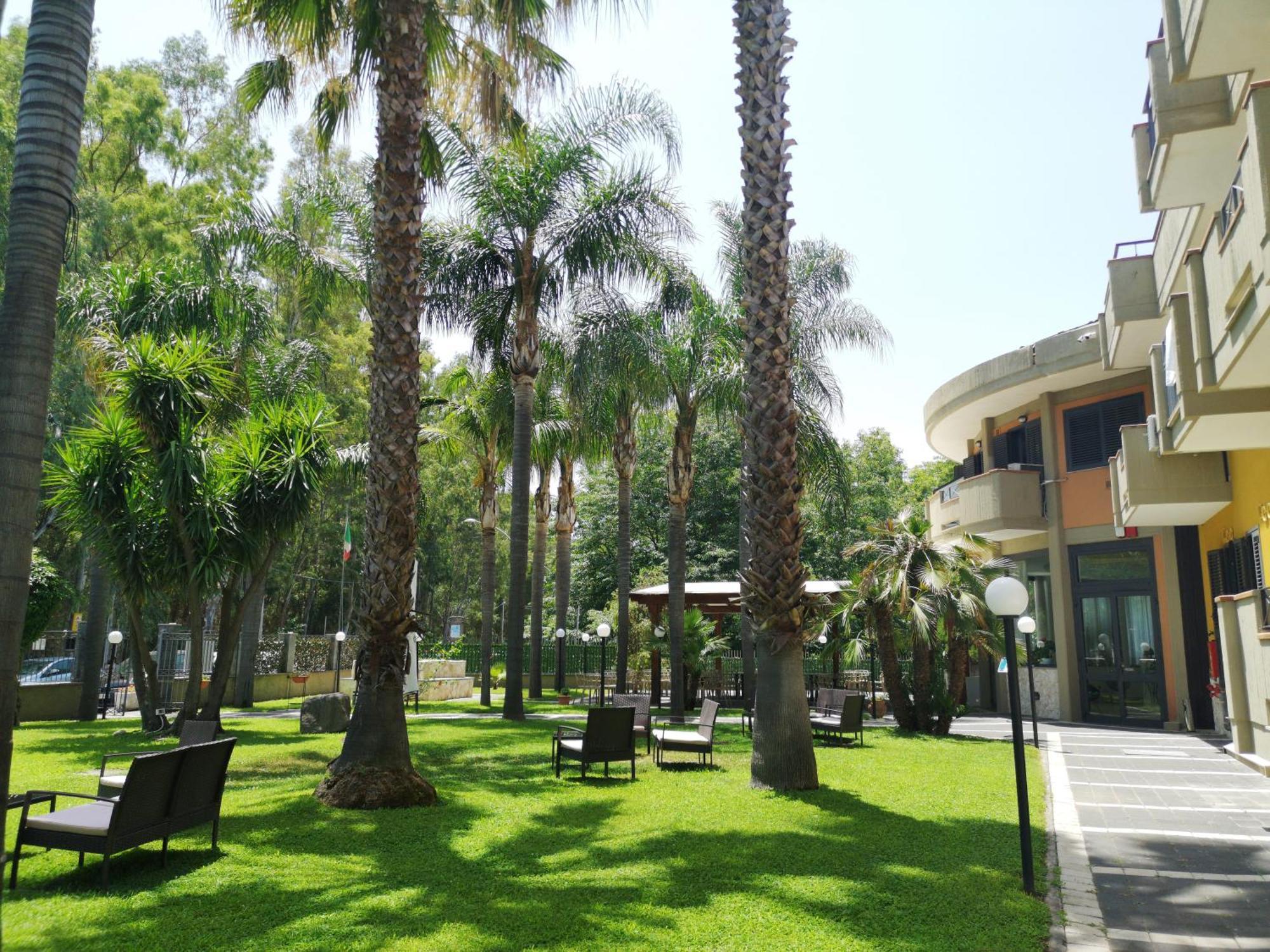 Oasi Park Hotel Маскали Екстериор снимка