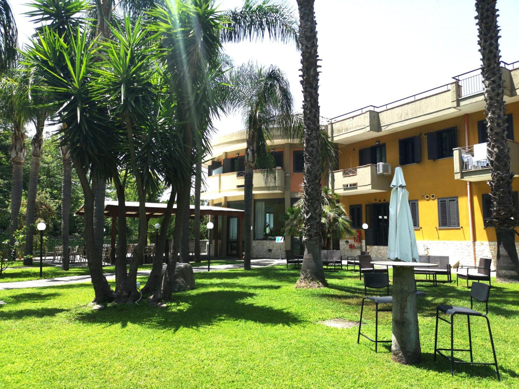 Oasi Park Hotel Маскали Екстериор снимка
