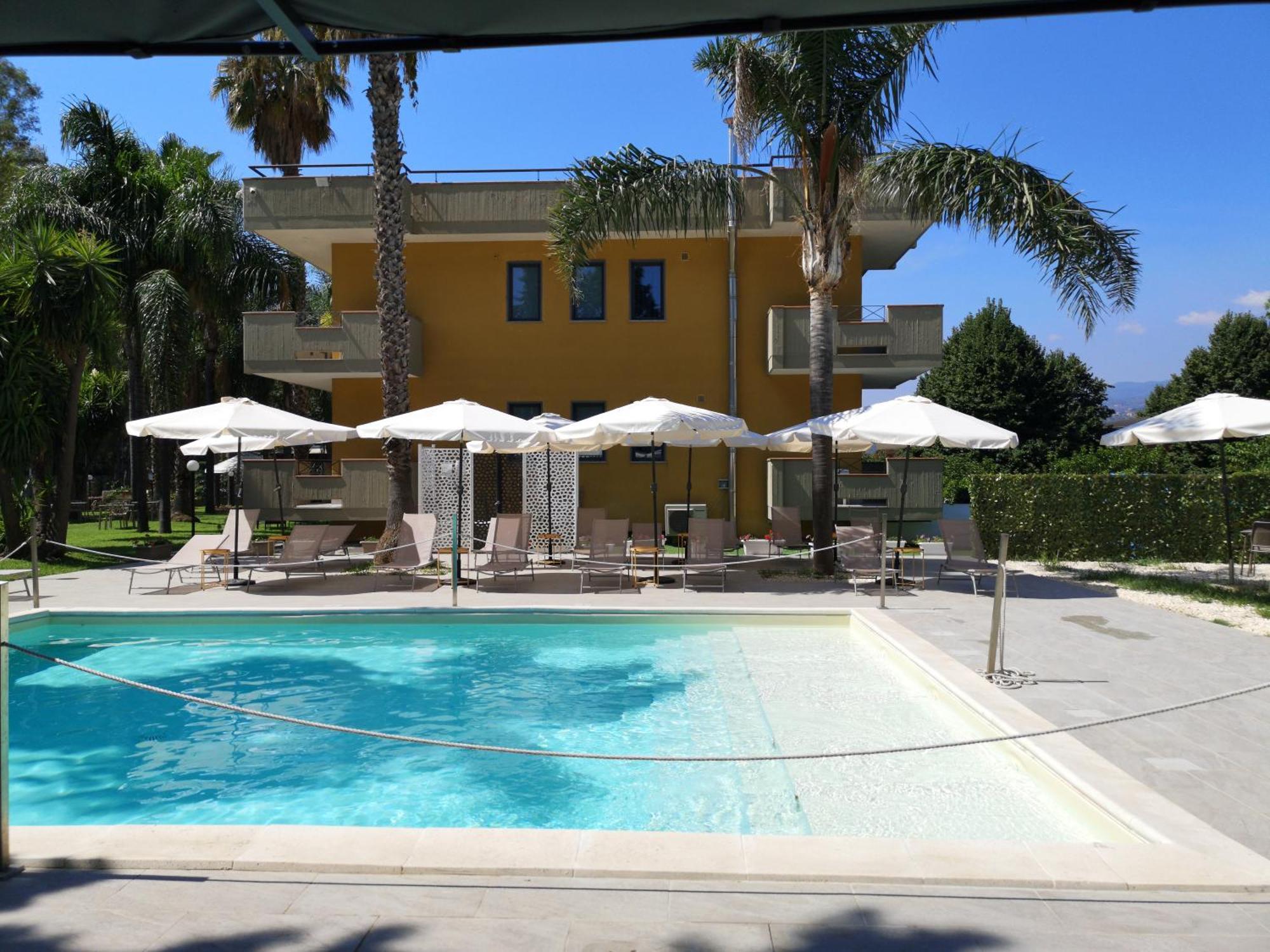 Oasi Park Hotel Маскали Екстериор снимка