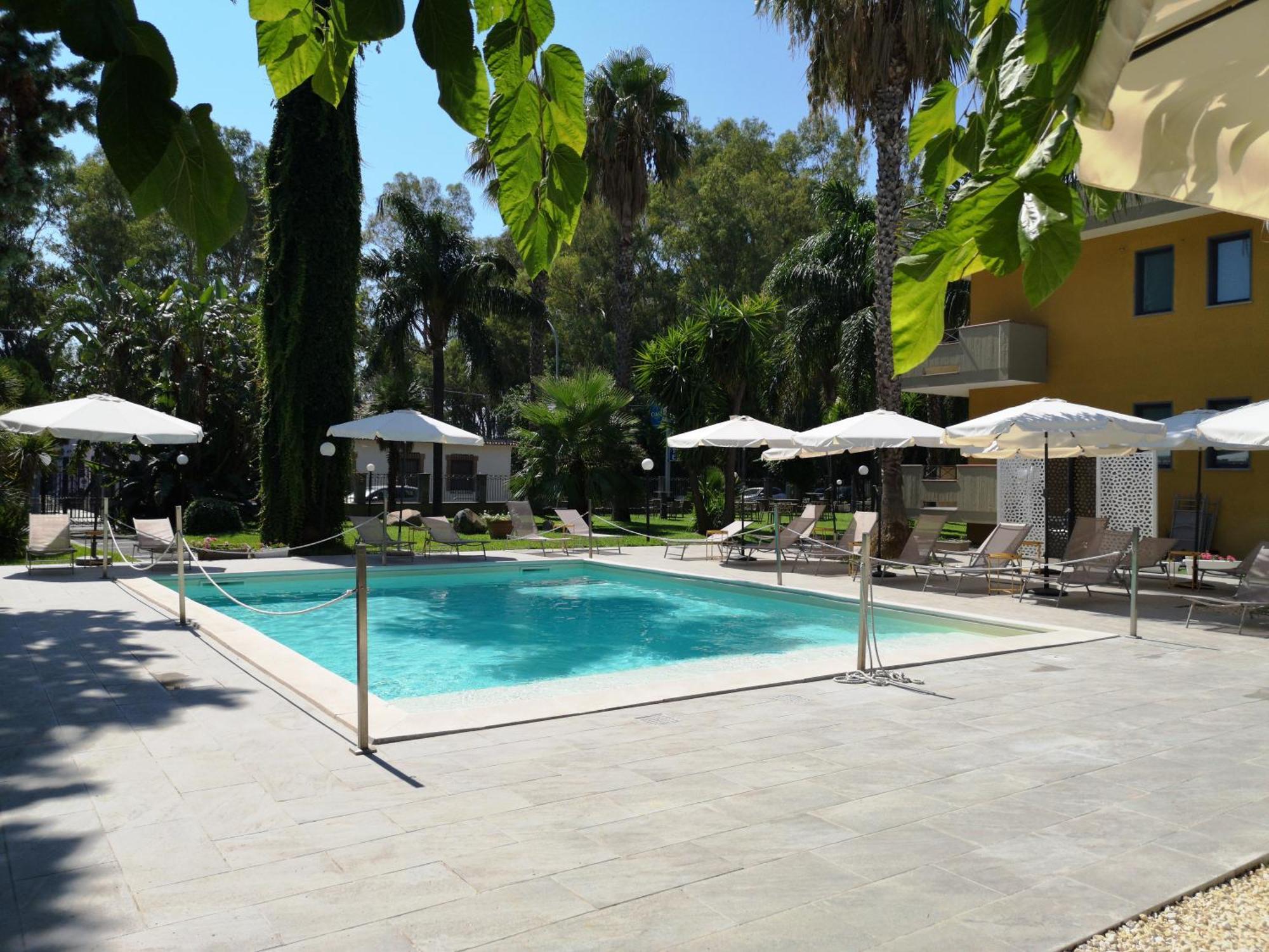 Oasi Park Hotel Маскали Екстериор снимка