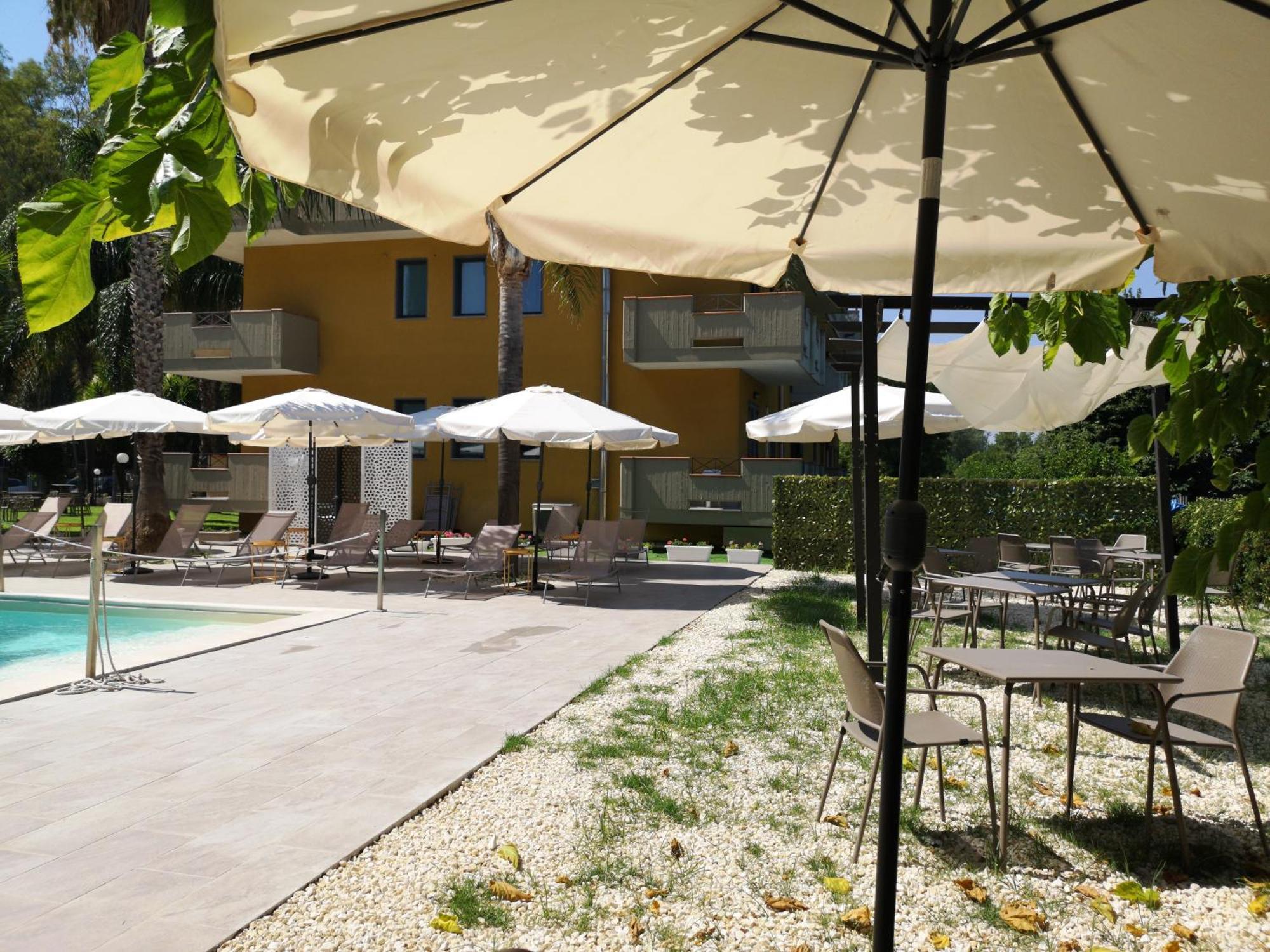Oasi Park Hotel Маскали Екстериор снимка