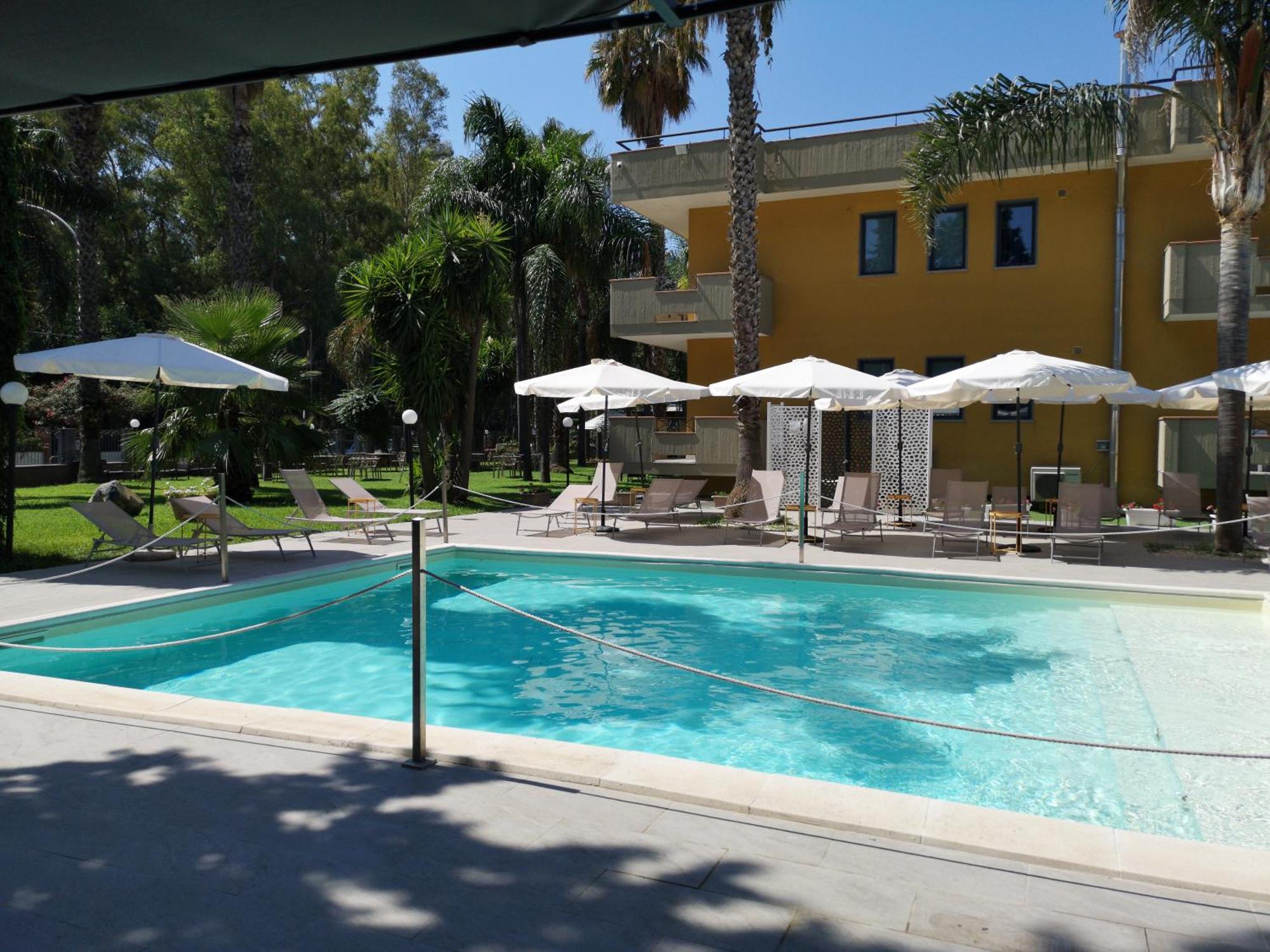 Oasi Park Hotel Маскали Екстериор снимка