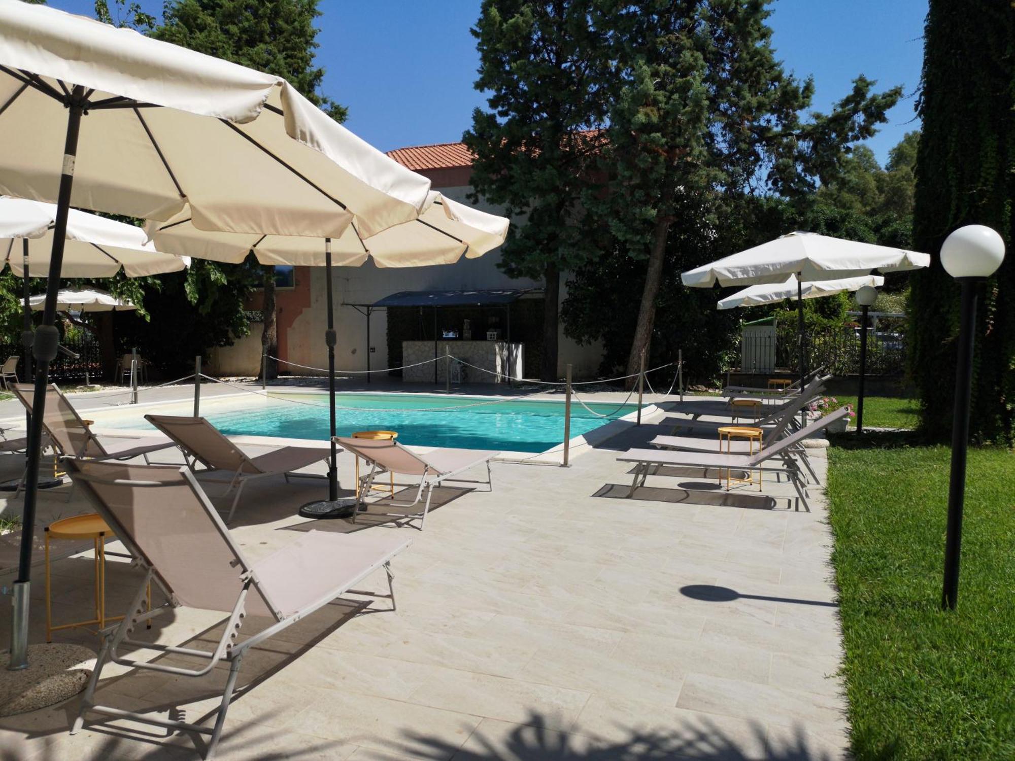 Oasi Park Hotel Маскали Екстериор снимка